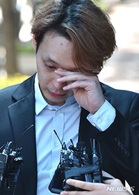 正直に生きていく 68日ぶり釈放のユチョンが涙で語る Chosun Online 朝鮮日報