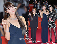 【フォト】オ・ユナ「大胆な露出のスリップドレス」＝釜山国際映画祭