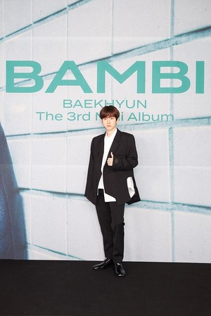 【フォト】EXOベクヒョン「3rdミニアルバム『BAMBI』、期待してくださいね」