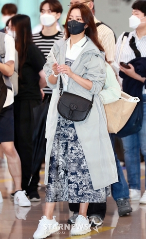 【フォト】キム・ヒソン＆EXOカイ、空港を華やかにする美男美女