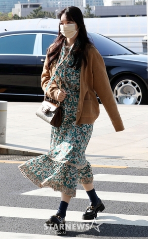 【フォト】シン・ミナのさわやかな空港ファッション