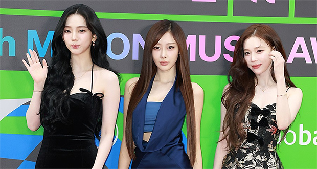 【フォト】aespaカリナ＆ジゼル＆ウィンター「ニンニンは体調不良で欠席」