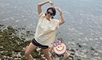 ソン・イェジン　すくすく育った息子と旅行先で「元気にポーズ」…幸せ家族