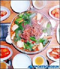 ソウル・高尺洞「青瓦カムジャタン」