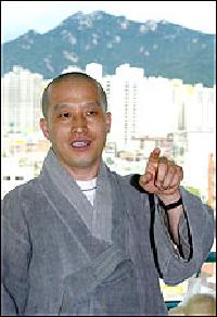 「家族禅プログラム」を無料で開く無覚僧侶