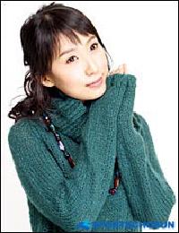 新人シンガーのハウンが日本のプロダクションと正式契約