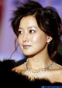 女優の金喜善がジュエリーブランドとモデル再契約