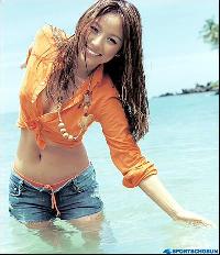 【フォト】セクシーな李孝利がハワイで魅力発揮