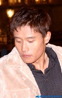 李炳憲の記者会見が取り消しに