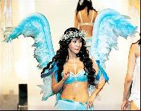 キム・ジョンウンがランジェリーモデルに変身?