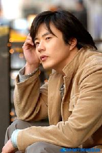 『悲しい恋歌』で天才ミュージシャン演じるクォン・サンウ
