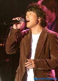 パク・ヨンハの日本公演チケット、420万ウォンで取引