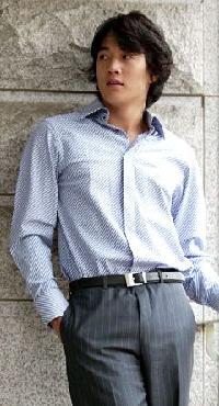 キム・レウォン、新作『ミスターソクラテス』で純なイメージ脱却