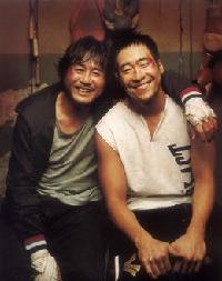 『拳が泣く』、週末ボックスオフィス首位に