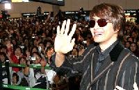 「ヨン様日本訪問1周年記念イベントにファン1万8000人殺到予想」