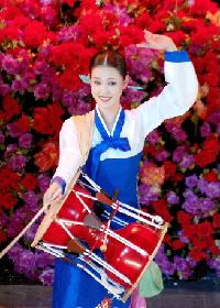 「北の舞踊家チョ・ミョンエが南北共同制作ドラマに出演」