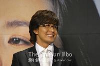 ペ・ヨンジュン極秘で米国出国 CM撮影と休息兼ね