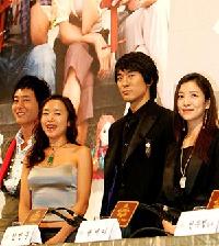 『プラハの恋人』ツアーに続きTシャツも登場