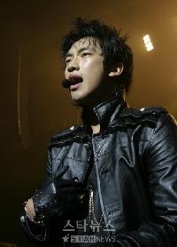 「ピの台湾ファンら、チケット購入のため2日間野宿」