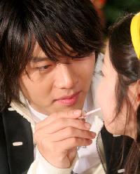 【フォト】ヒョンビン、「きれいに塗ってあげます」