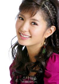 ソン・ジヨン、ミュージックビデオで「プラハの恋人」に