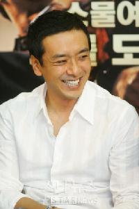 キム・スンウ、韓国俳優として初めて日本映画主演