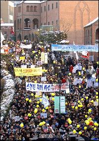 【フォト】明洞聖堂を埋め尽くした映画人たち