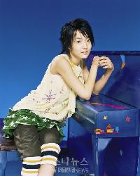 ユンナ、「ソニーミュージックアニメフェス`06」でライブへ