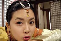 “善花姫”イ・ボヨン、デジカメにハマる