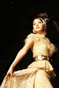 【フォト】ハン・コウンの華やかな姿態