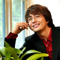 ペ・ヨンジュン、評価額1千億ウォンに迫る株長者に