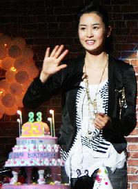 【フォト】イ・ダヘ、23回目の誕生日パーティーでファンミーティング