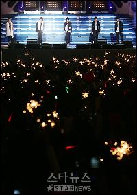 【フォト】ファンを沸かせた東方神起