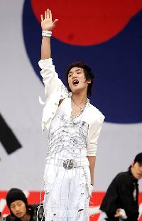 【フォト】カンタ&バネス「韓国ファイト!」