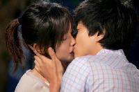 【フォト】キム・ヒソンとイ・ドンゴンの「熱いキス」