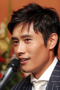 【フォト】イ・ビョンホン仏文化広報大使