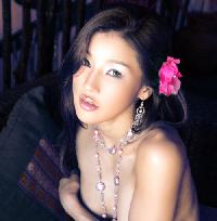 W杯開幕直前、あのミナがドイツへ