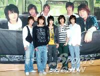 【フォト】東方神起のミッキー・ユチョン、劇場テレビドラマの撮影に熱演