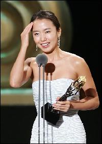 【大鐘賞】チョン・ドヨン、女優主演賞受賞