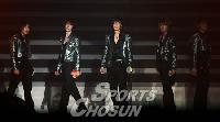 SS501、歌・踊り・演技の初コンサート開催