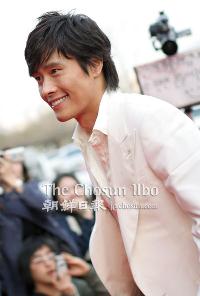 ビョン様は義理堅い!所属事務所社員の結婚式に出席