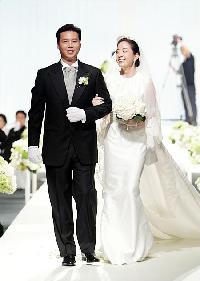 【フォト】KBSアナ&現代グループ創始者の孫、結婚写真公開