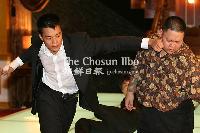 【フォト】激闘シーン撮影するキム・レウォン