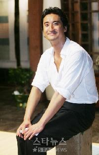 「シン・ヒョンジュン、素顔はコメディアン?」日本のメディア