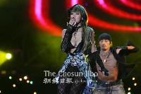 【アジアソングフェス】倖田來未の投げキッス