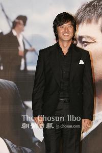 【フォト】映画『偉大な系譜』の成功に「乾杯!」