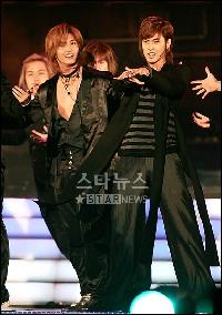 【フォト】東方神起、情熱的なステージで会場興奮