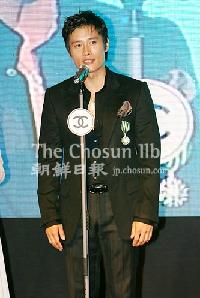 イ・ビョンホン、日本ユニセフ協会から表彰