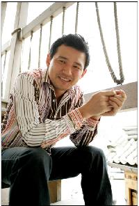 日本の小説『黒い家』、韓国で映画化…主役はファン・ジョンミン