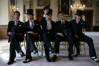 東方神起、写真集発売を記念しサイン会開催